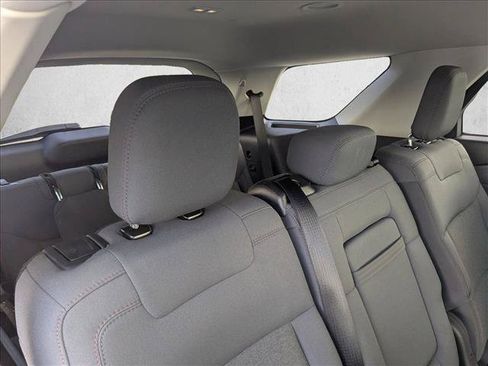Used 2025 Ford Explorer Active RWD image 18