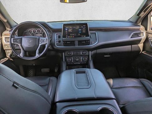 Used 2021 Chevrolet Tahoe Z71 w/ Luxury Package AWD/4WD image 16