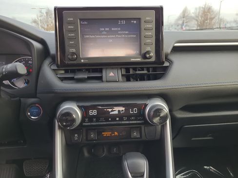 Used 2022 Toyota RAV4 SE image 24
