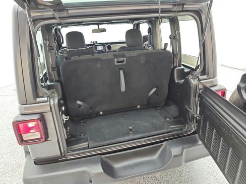 Used 2018 Jeep Wrangler Sport AWD/4WD image 20