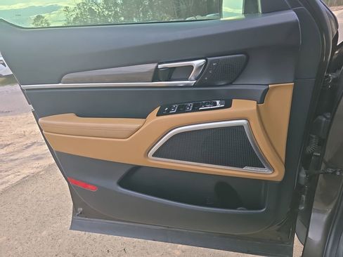 Used 2022 Kia Telluride SX w/ Towing Package image 32