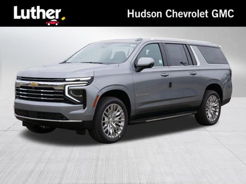 New 2026 Chevrolet Suburban LT w/ Comfort Package AWD/4WD image 1