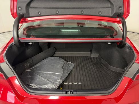 Used 2020 Toyota Camry SE w/ Carpet Mat Package FWD image 27