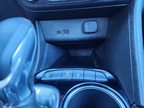 Used 2024 Buick Encore GX Preferred image 40