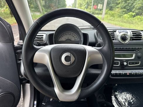 Used 2009 smart fortwo passion RWD image 16