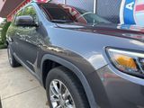Used 2019 Jeep Cherokee Latitude Plus w/ Cold Weather Group image 3