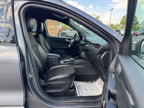 Used 2024 Ford Escape ST-Line w/ Equipment Group 301A FWD image 17