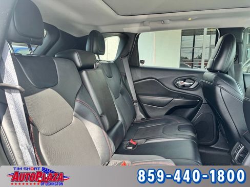 Used 2022 Jeep Cherokee Trailhawk w/ Sun, Sound & Nav Group AWD/4WD image 44