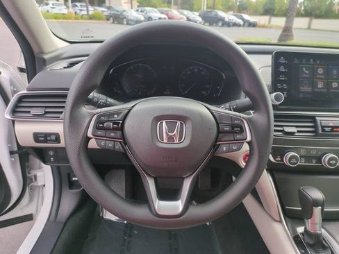 Used 2019 Honda Accord EX image 17