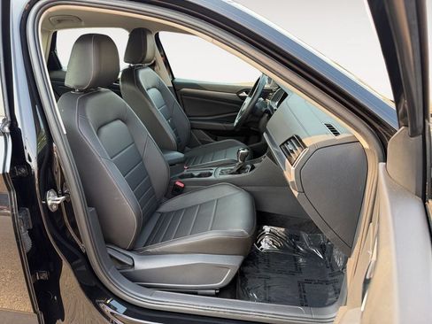 Used 2024 Volkswagen Jetta SE FWD image 24