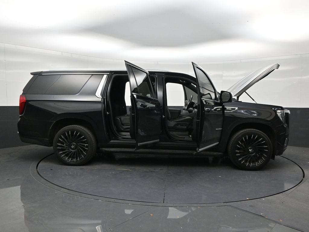 Used 2023 GMC Yukon XL SLT w/ SLT Luxury Package RWD image 29
