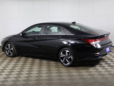 Used 2023 Hyundai Elantra Limited image 11