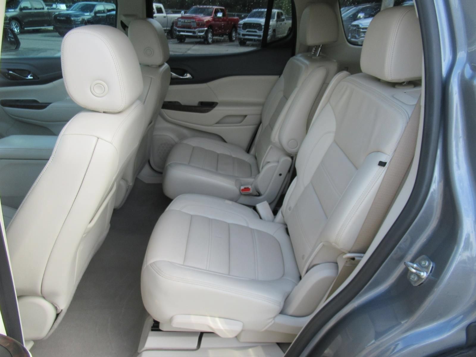 Used 2021 GMC Acadia Denali w/ Denali Technology Package FWD image 38
