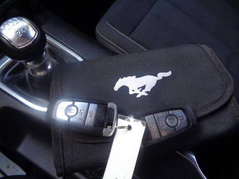 Used 2018 Ford Mustang GT RWD image 31
