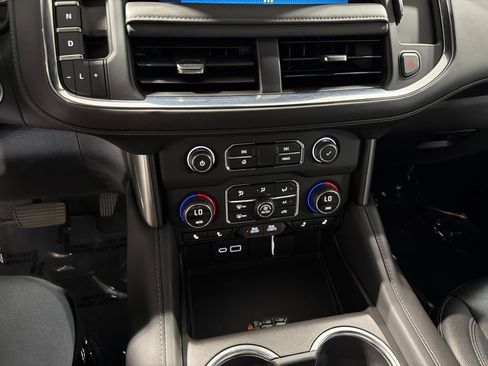 Certified 2022 Chevrolet Tahoe LT w/ Luxury Package AWD/4WD image 31