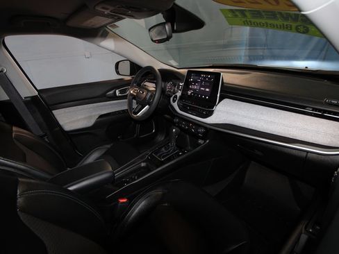 Used 2022 Jeep Compass Latitude FWD image 19