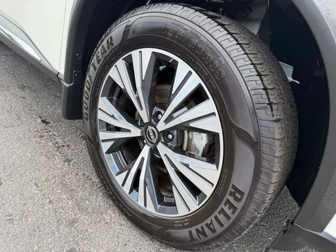 Used 2023 Nissan Rogue SV w/ SV Premium Package AWD/4WD image 9