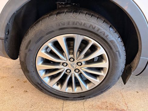 Used 2017 Lincoln MKX Select w/ Select Plus Package image 38