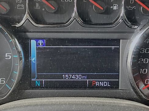 Used 2018 Chevrolet Suburban LT AWD/4WD image 7