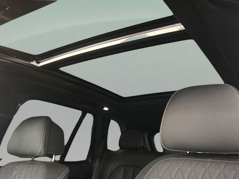 Used 2024 BMW X5 M60i AWD/4WD image 26