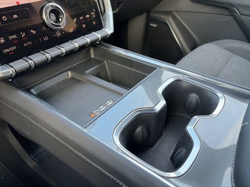 Used 2025 GMC Acadia Elevation image 26