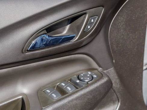 Used 2024 Chevrolet Equinox LT w/ Driver Convenience Package image 16