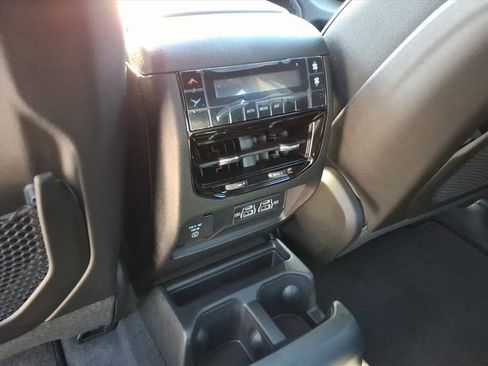 New 2025 Jeep Grand Cherokee L Altitude image 34