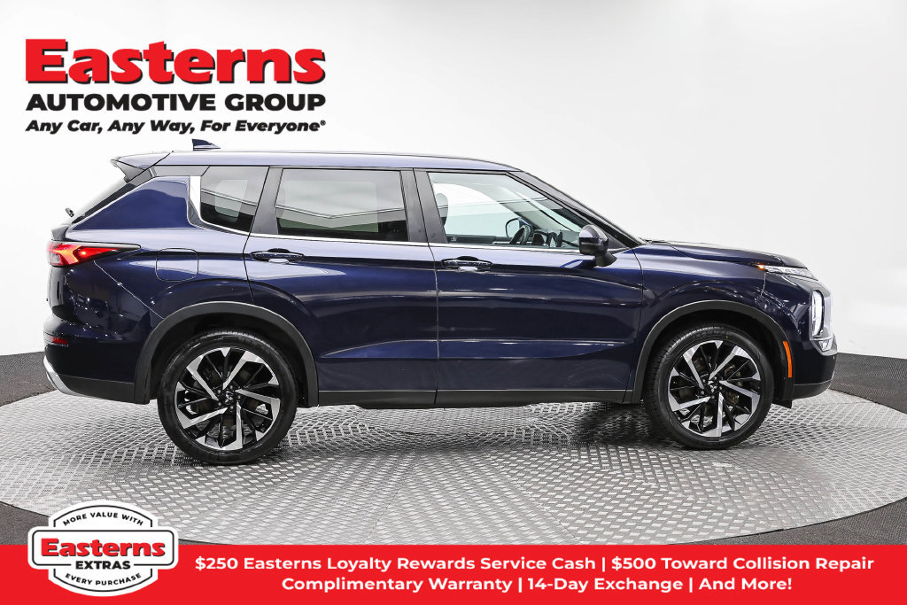 Used 2024 Mitsubishi Outlander SE FWD image 5