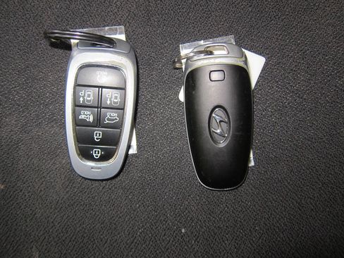 Used 2023 Hyundai Santa Fe Limited AWD/4WD image 27