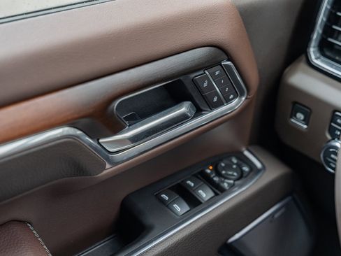 Used 2025 GMC Sierra 3500 Denali w/ Denali Reserve Package image 44