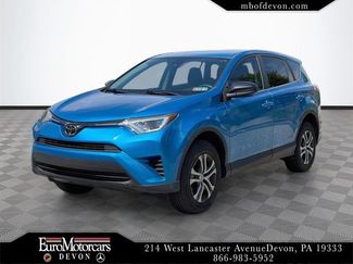 Used 2018 Toyota RAV4 LE w/ All Weather Liner Package AWD/4WD video 1