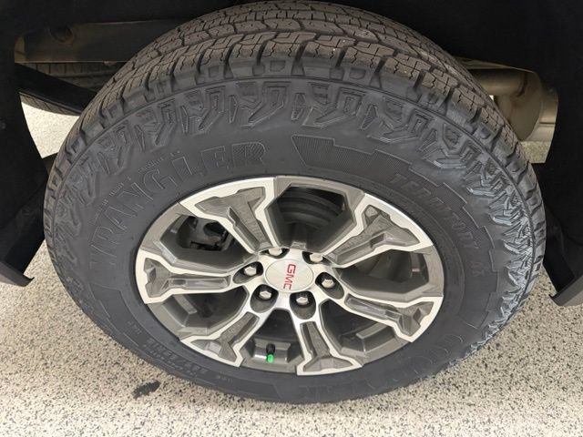 Used 2025 GMC Sierra 1500 SLT AWD/4WD image 11