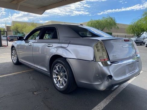 Used 2014 Chrysler 300 C image 2