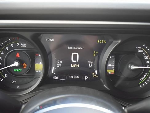 Used 2025 Jeep Wrangler Unlimited Sahara AWD/4WD image 24