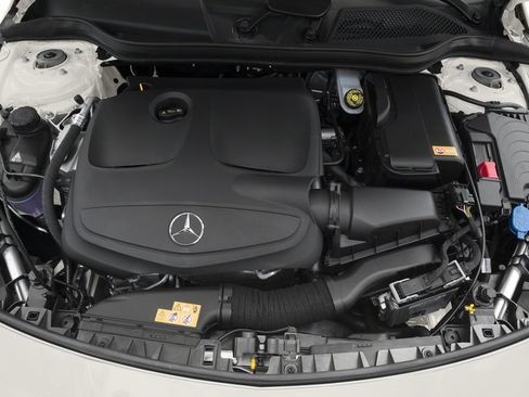 Used 2018 Mercedes-Benz CLA 250 4MATIC image 13