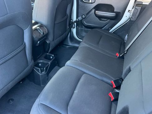 Used 2018 Jeep Wrangler Unlimited Sport image 5