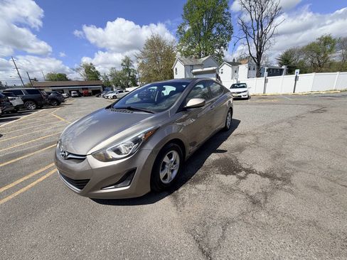 Used 2014 Hyundai Elantra SE FWD image 31