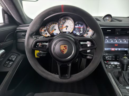 Used 2018 Porsche 911 GT3 RWD image 19