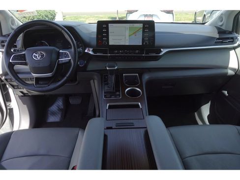 Certified 2024 Toyota Sienna XLE w/ XLE Plus Package FWD image 23