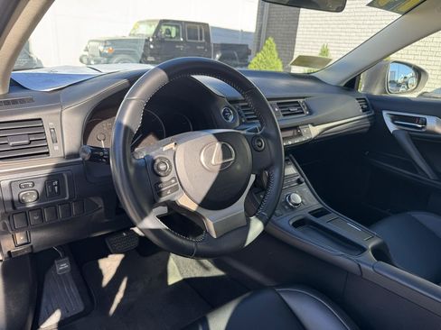 Used 2014 Lexus CT 200h FWD image 16