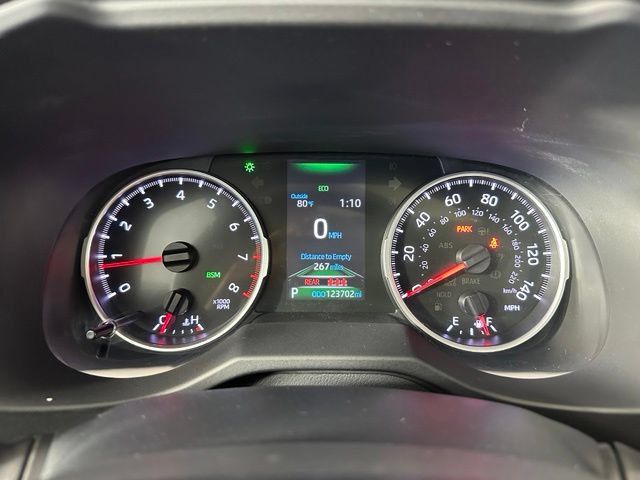 Used 2020 Toyota RAV4 XLE w/ Convenience Package AWD/4WD image 17