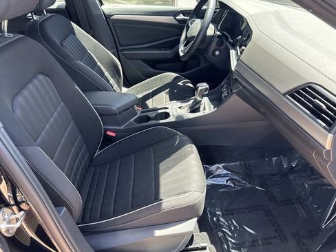 Certified 2024 Volkswagen Jetta Sport FWD image 7