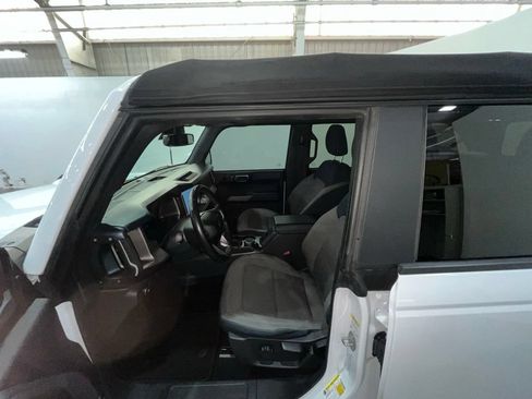 Used 2022 Ford Bronco Outer Banks w/ Sasquatch Package AWD/4WD image 17