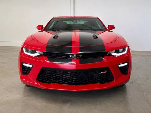 Used 2016 Chevrolet Camaro SS RWD image 4