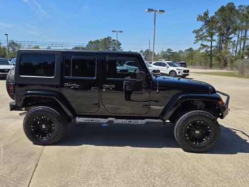 Used 2015 Jeep Wrangler Unlimited Freedom Edition image 8
