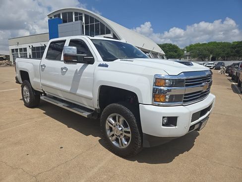 Used 2018 Chevrolet Silverado 2500 High Country image 1