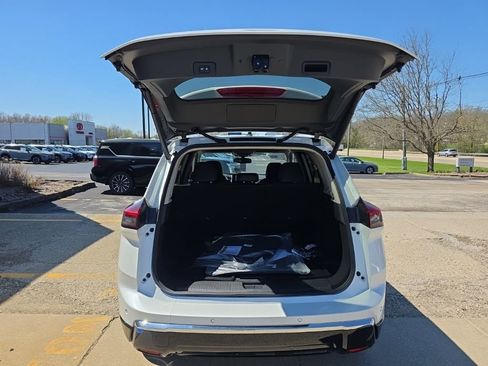 New 2026 Nissan Rogue Platinum image 7