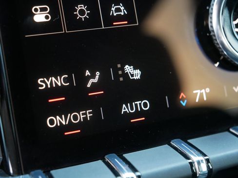 Used 2025 GMC Acadia Elevation w/ Elevation Premium Package AWD/4WD image 31