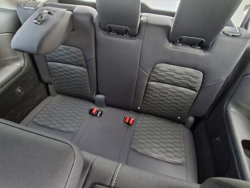 Used 2025 Nissan Pathfinder S FWD image 21