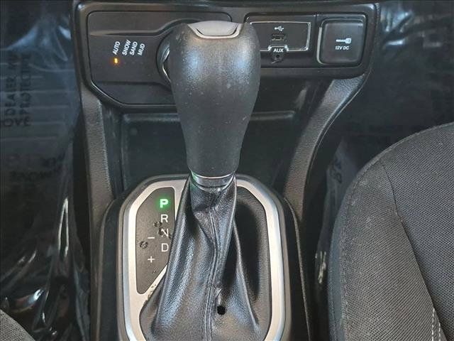 Used 2023 Jeep Renegade Latitude w/ Sun/Sound Group AWD/4WD image 16